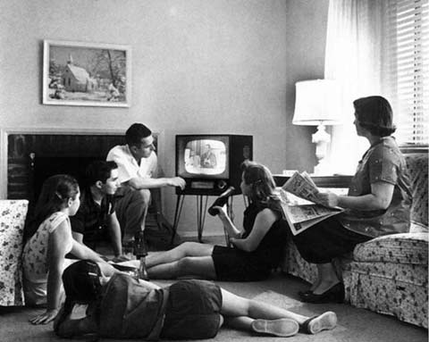 Familia Viendo Television